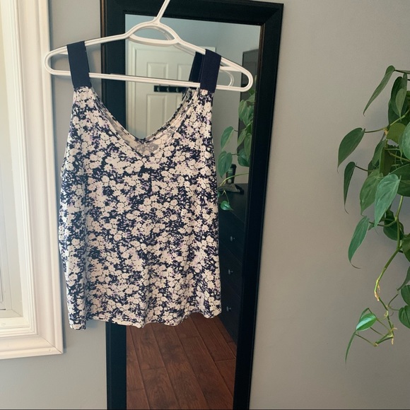 EUC Medium Floral Dynamite Top - Picture 2 of 6